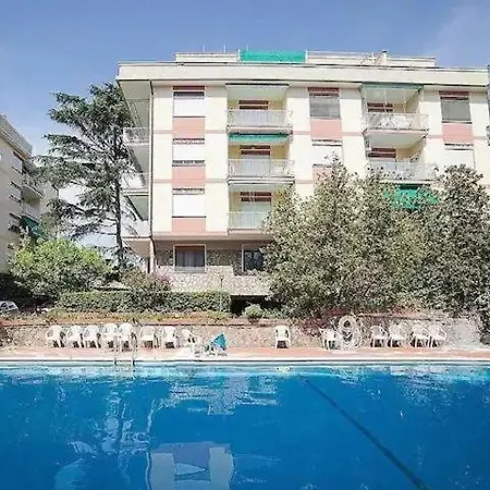 Apartamento & Pool 2 *
