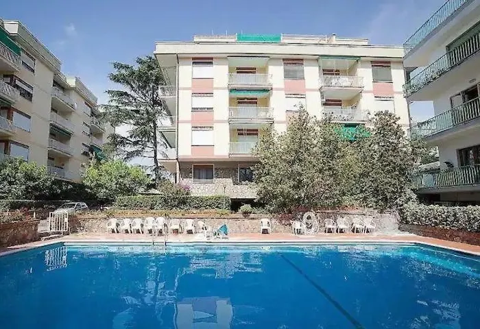 Apartmán & Pool 2 *